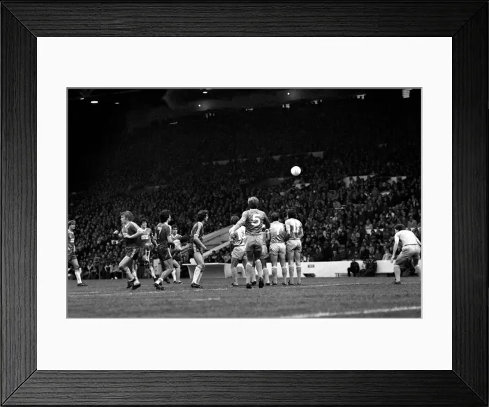 Framed Print : English League Division One match at Maine Road. Manchester City 3 v Middlesbrough 2 Framed Print : English League Division One match at Maine Road. Manchester City 3 v Middlesbrough 2