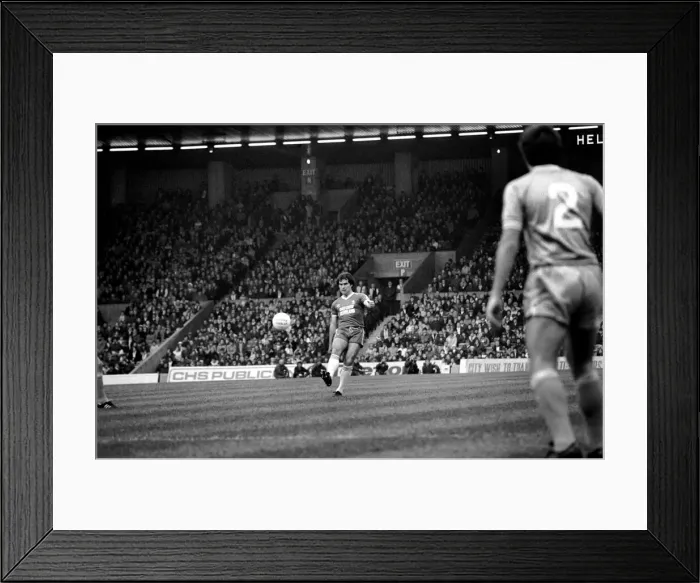 Framed Print : English League Division One match at Maine Road. Manchester City 3 v Middlesbrough 2 Framed Print : English League Division One match at Maine Road. Manchester City 3 v Middlesbrough 2
