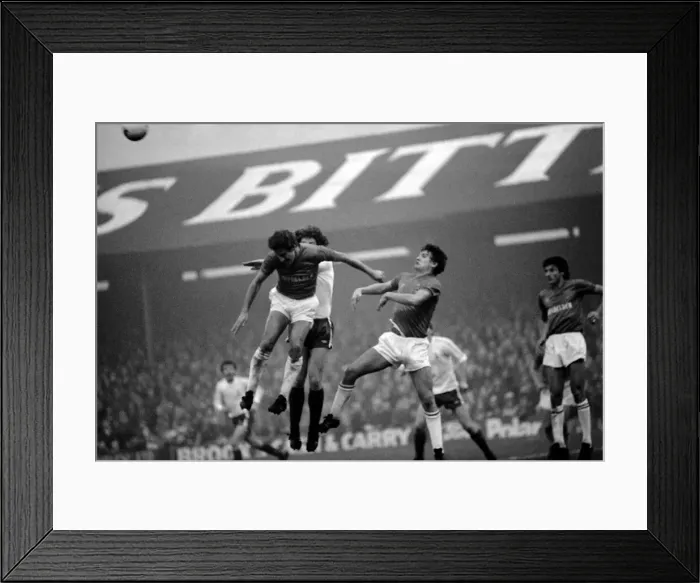 Framed Print : English League Division One match. Tottenham Hotspur 1 v West Bromwich Albion 2