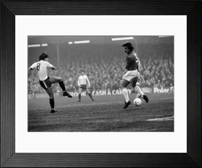 Framed Print : English League Division One match. Tottenham Hotspur 1 v West Bromwich Albion 2