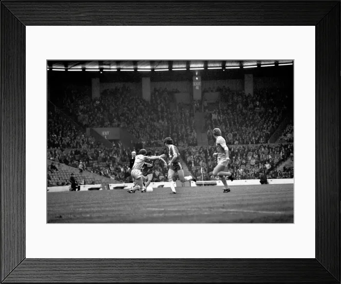 Framed Print : English League Division One match at Maine Road. Manchester City 3 v Middlesbrough 2 Framed Print : English League Division One match at Maine Road. Manchester City 3 v Middlesbrough 2
