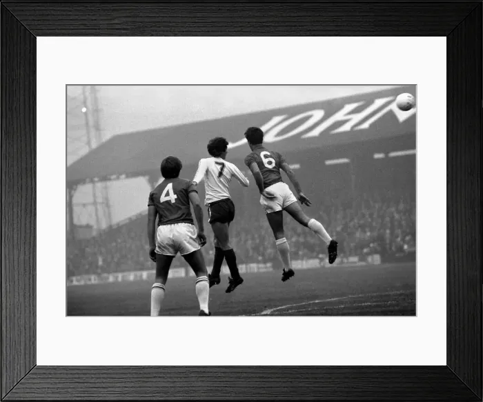 Framed Print : English League Division One match. Tottenham Hotspur 1 v West Bromwich Albion 2