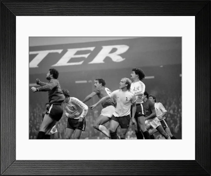 Framed Print : English League Division One match. Tottenham Hotspur 1 v West Bromwich Albion 2