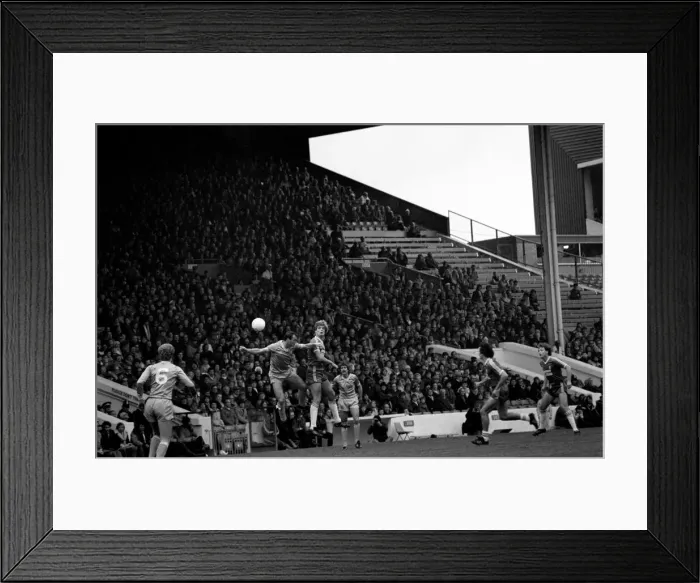 Framed Print : English League Division One match at Maine Road. Manchester City 3 v Middlesbrough 2 Framed Print : English League Division One match at Maine Road. Manchester City 3 v Middlesbrough 2