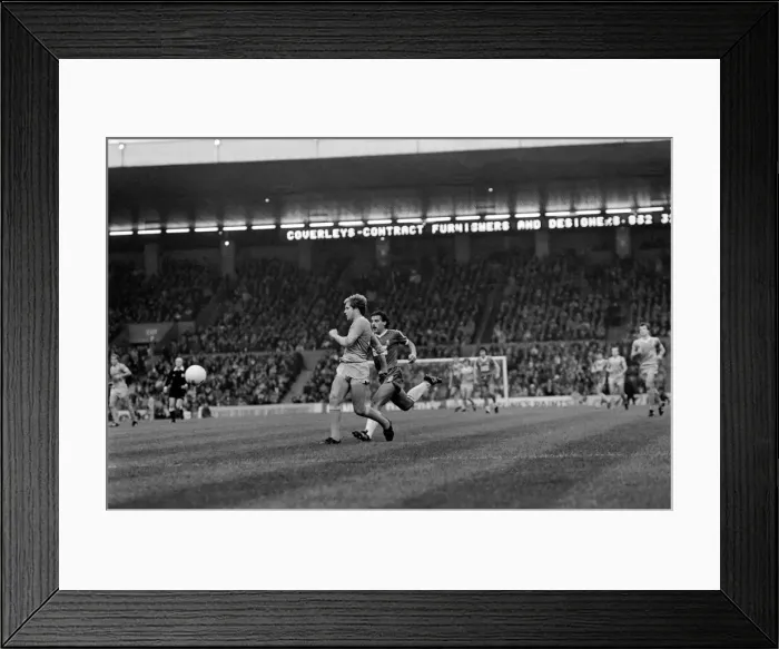 Framed Print : English League Division One match at Maine Road. Manchester City 3 v Middlesbrough 2 Framed Print : English League Division One match at Maine Road. Manchester City 3 v Middlesbrough 2