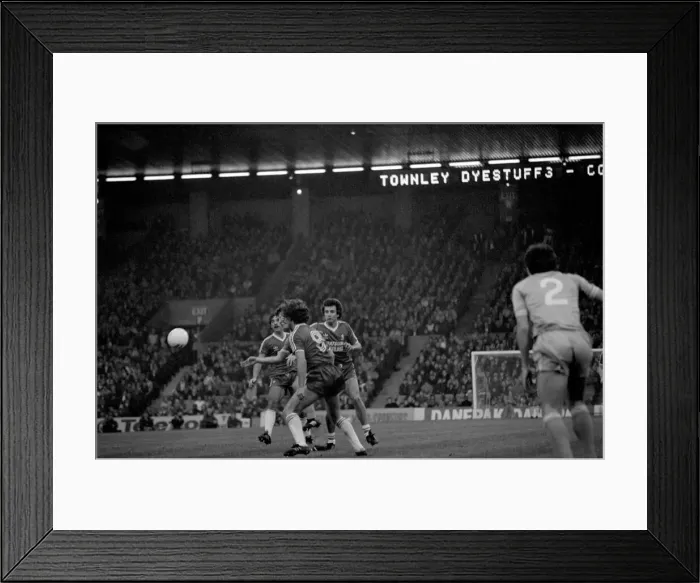 Framed Print : English League Division One match at Maine Road. Manchester City 3 v Middlesbrough 2 Framed Print : English League Division One match at Maine Road. Manchester City 3 v Middlesbrough 2