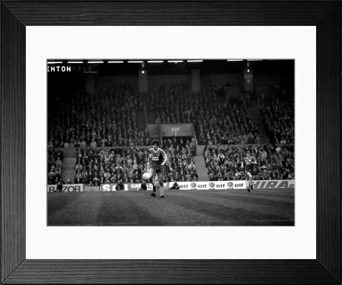 Framed Print : English League Division One match at Maine Road. Manchester City 3 v Middlesbrough 2