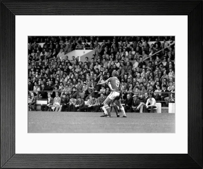 Framed Print : Nottingham Forest 0 v. Liverpool 0. Division Two Football. April 1981 MF02-16-043