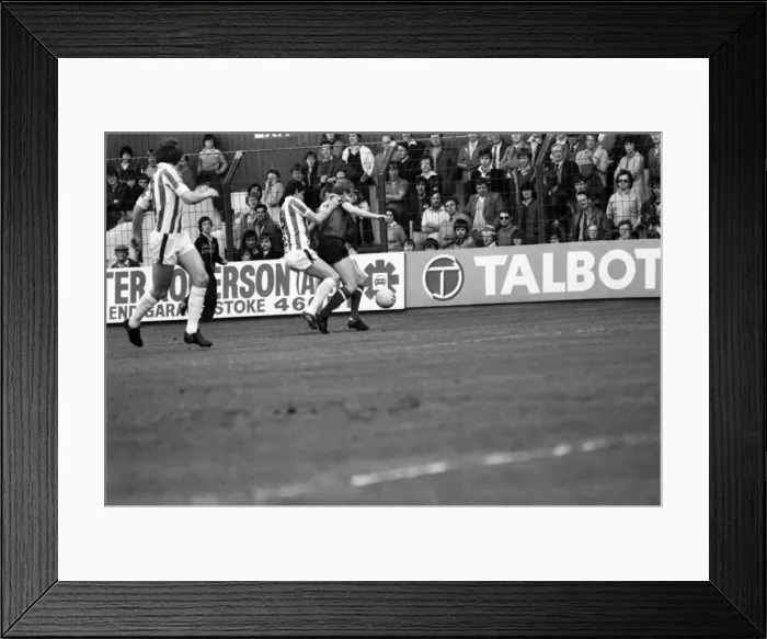 Framed Print : Stoke City 2 v. Sunderland 0. Division One Football. April 1981 MF02-18-020 Framed Print : Stoke City 2 v. Sunderland 0. Division One Football. April 1981 MF02-18-020
