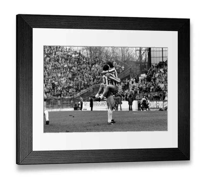 Framed Print : Sheffield Wednesday 3 v. Luton 1. Division Two Football. April 1981 MF02-14-034 Framed Print : Sheffield Wednesday 3 v. Luton 1. Division Two Football. April 1981 MF02-14-034