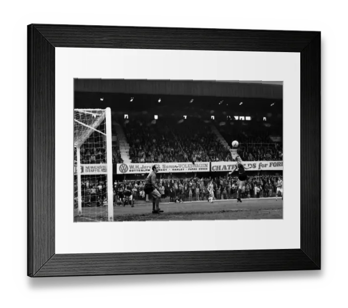 Framed Print : Stoke City 2 v. Sunderland 0. Division One Football. April 1981 MF02-18-045