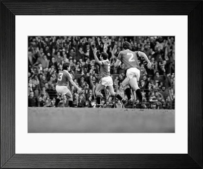 Framed Print : Manchester United 1 v. Crystal Palace 0. Division One Football. April 1981 MF02-12-040 Framed Print : Manchester United 1 v. Crystal Palace 0. Division One Football. April 1981 MF02-12-040