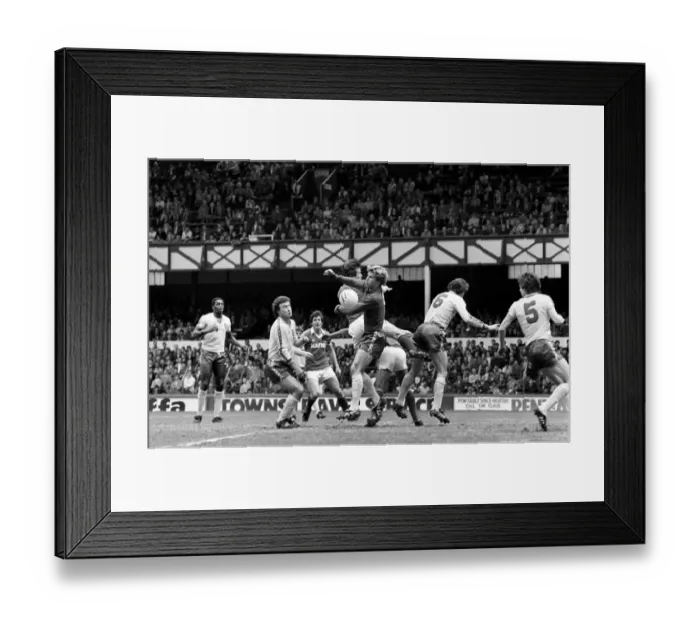 Framed Print : Everton 0 v. Norwich City 2. Division One Football. April 1981 MF02-13-007
