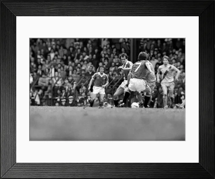 Framed Print : Manchester United 1 v. Crystal Palace 0. Division One Football. April 1981 MF02-12-046 Framed Print : Manchester United 1 v. Crystal Palace 0. Division One Football. April 1981 MF02-12-046