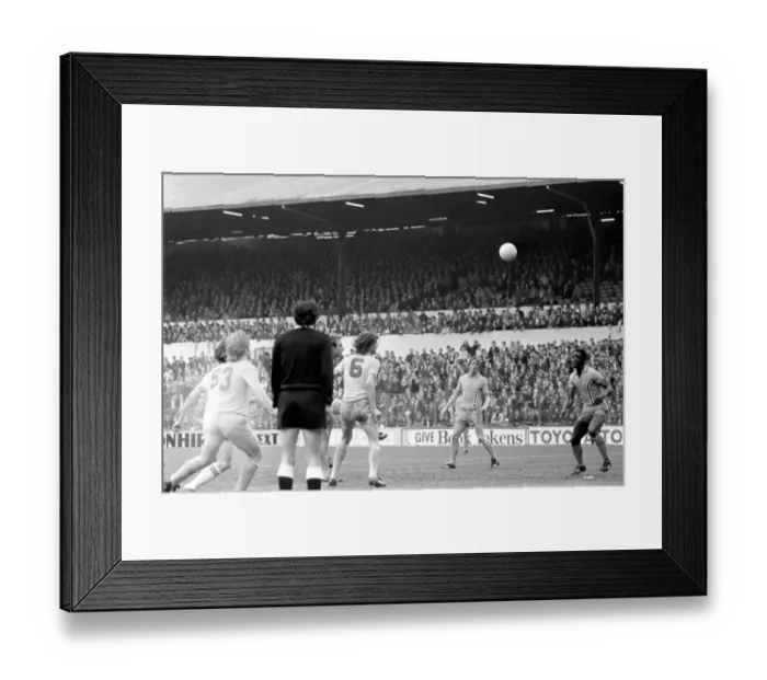 Framed Print : Leeds United 3 v. Coventry 0. Division 1 Football. April 1981 MF02-11-053 Framed Print : Leeds United 3 v. Coventry 0. Division 1 Football. April 1981 MF02-11-053