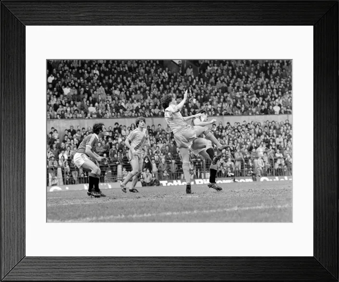 Framed Print : Manchester United 1 v. Crystal Palace 0. Division One Football. April 1981 MF02-12-008 Framed Print : Manchester United 1 v. Crystal Palace 0. Division One Football. April 1981 MF02-12-008