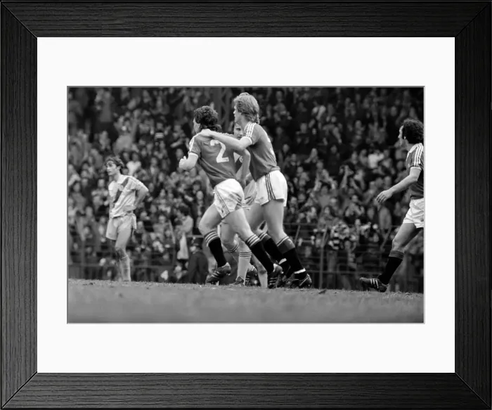 Framed Print : Manchester United 1 v. Crystal Palace 0. Division One Football. April 1981 MF02-12-018