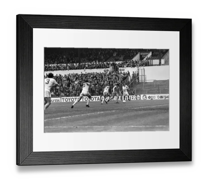 Framed Print : Leeds United 3 v. Coventry 0. Division 1 Football. April 1981 MF02-11-083 Framed Print : Leeds United 3 v. Coventry 0. Division 1 Football. April 1981 MF02-11-083