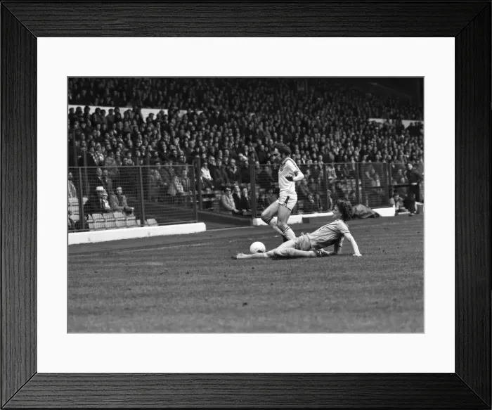 Framed Print : Leeds United 3 v. Coventry 0. Division 1 Football. April 1981 MF02-11-075