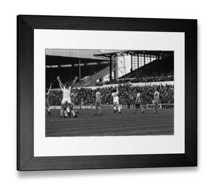 Framed Print : Leeds United 3 v. Coventry 0. Division 1 Football. April 1981 MF02-11-064 Framed Print : Leeds United 3 v. Coventry 0. Division 1 Football. April 1981 MF02-11-064