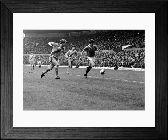 Framed Print : Manchester United 1 v. Crystal Palace 0. Division One Football. April 1981 MF02-12-065