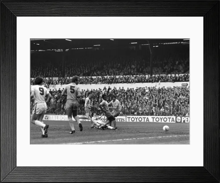 Framed Print : Leeds United 3 v. Coventry 0. Division 1 Football. April 1981 MF02-11-073 Framed Print : Leeds United 3 v. Coventry 0. Division 1 Football. April 1981 MF02-11-073