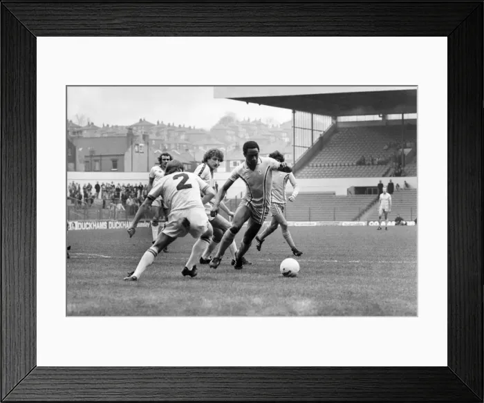 Framed Print : Leeds United 3 v. Coventry 0. Division 1 Football. April 1981 MF02-11-007 Framed Print : Leeds United 3 v. Coventry 0. Division 1 Football. April 1981 MF02-11-007