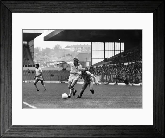 Framed Print : Leeds United 3 v. Coventry 0. Division 1 Football. April 1981 MF02-11-003 Framed Print : Leeds United 3 v. Coventry 0. Division 1 Football. April 1981 MF02-11-003
