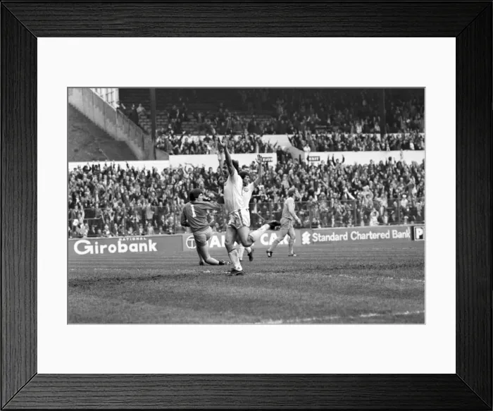 Framed Print : Leeds United 3 v. Coventry 0. Division 1 Football. April 1981 MF02-11-031 Framed Print : Leeds United 3 v. Coventry 0. Division 1 Football. April 1981 MF02-11-031