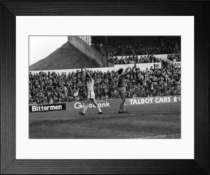 Framed Print : Leeds United 3 v. Coventry 0. Division 1 Football. April 1981 MF02-11-032 Framed Print : Leeds United 3 v. Coventry 0. Division 1 Football. April 1981 MF02-11-032
