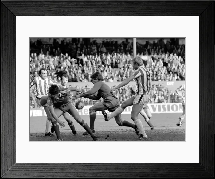 Framed Print : Stoke City 0 v. Birmingham City 0. Division One Football. March 1981 MF02-10-018