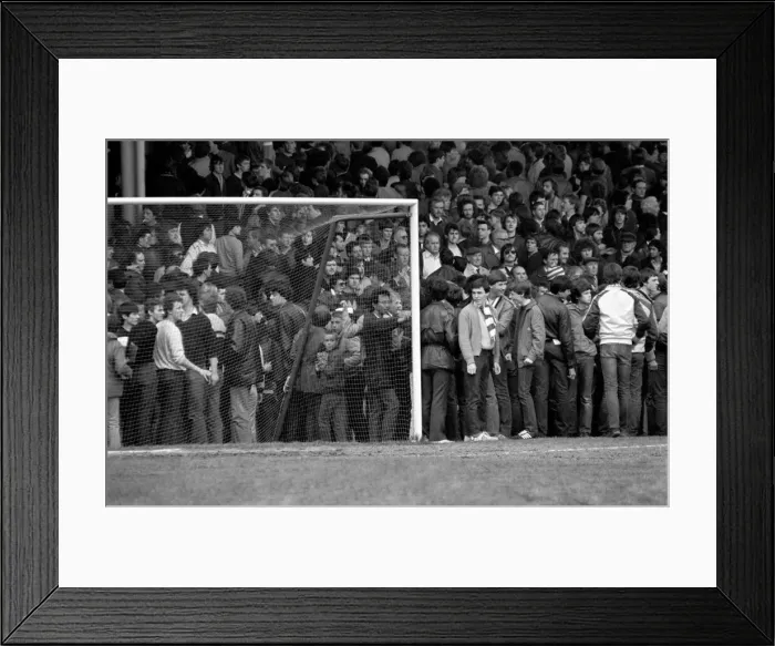 Framed Print : English League Division One match at Highbury. Arsenal 2 v West Ham United 0