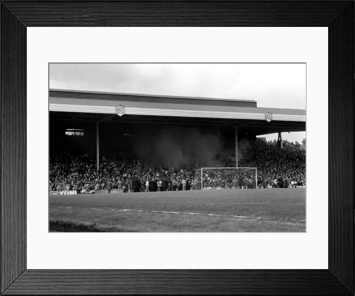 Framed Print : English League Division One match at Highbury. Arsenal 2 v West Ham United 0 Framed Print : English League Division One match at Highbury. Arsenal 2 v West Ham United 0
