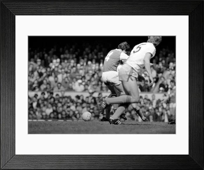 Framed Print : English League Division One match at Highbury. Arsenal 2 v West Ham United 0 Framed Print : English League Division One match at Highbury. Arsenal 2 v West Ham United 0