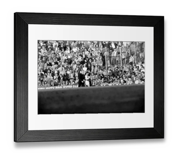 Framed Print : English League Division One match at Highbury. Arsenal 4 v Aston Villa 3