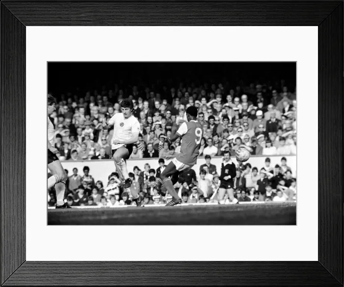 Framed Print : English League Division One match at Highbury. Arsenal 4 v Aston Villa 3 Framed Print : English League Division One match at Highbury. Arsenal 4 v Aston Villa 3
