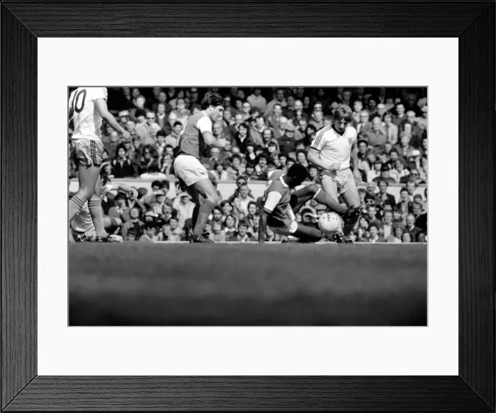 Framed Print : English League Division One match at Highbury. Arsenal 2 v West Ham United 0