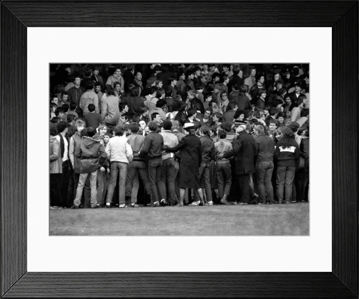 Framed Print : English League Division One match at Highbury. Arsenal 2 v West Ham United 0 Framed Print : English League Division One match at Highbury. Arsenal 2 v West Ham United 0