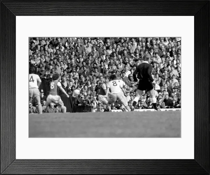 Framed Print : English League Division One match at Highbury. Arsenal 2 v West Ham United 0