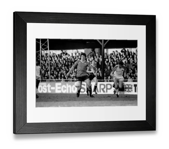 Framed Print : English F. A Cup Football. Luton 0 v. Manchester United 2 January 1983 LF12-42-083 Framed Print : English F. A Cup Football. Luton 0 v. Manchester United 2 January 1983 LF12-42-083