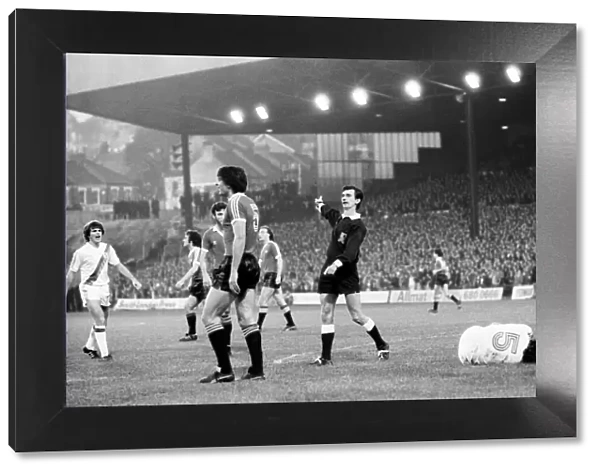 Division 1 football. Crystal Palace 1 v. Manchester United 0 November 1980 LF05-08-145