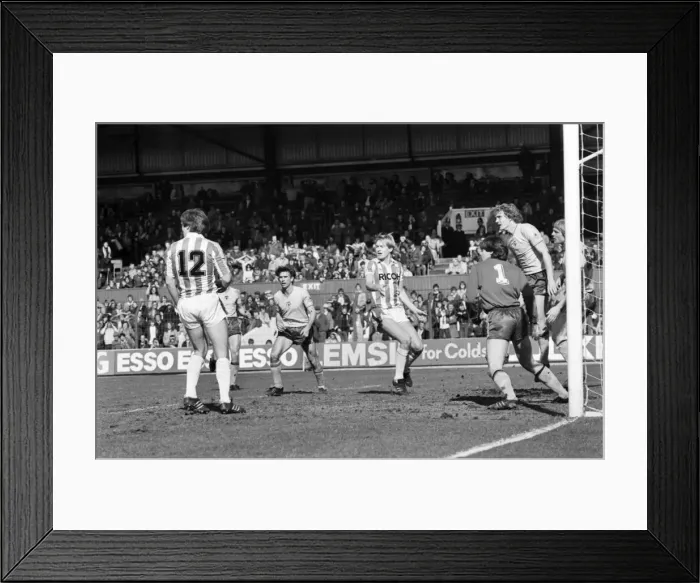 Framed Print : Stoke 0 v. Sunderland 1. April 1982 MF06-28-049 Local Caption Division 1 Football Framed Print : Stoke 0 v. Sunderland 1. April 1982 MF06-28-049 Local Caption Division 1 Football