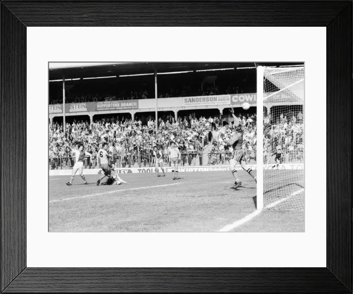 Framed Print : Blackburn Rovers 1 v. Watford 2. April 1982 MF06-29-029 Local Caption Division 1 Framed Print : Blackburn Rovers 1 v. Watford 2. April 1982 MF06-29-029 Local Caption Division 1