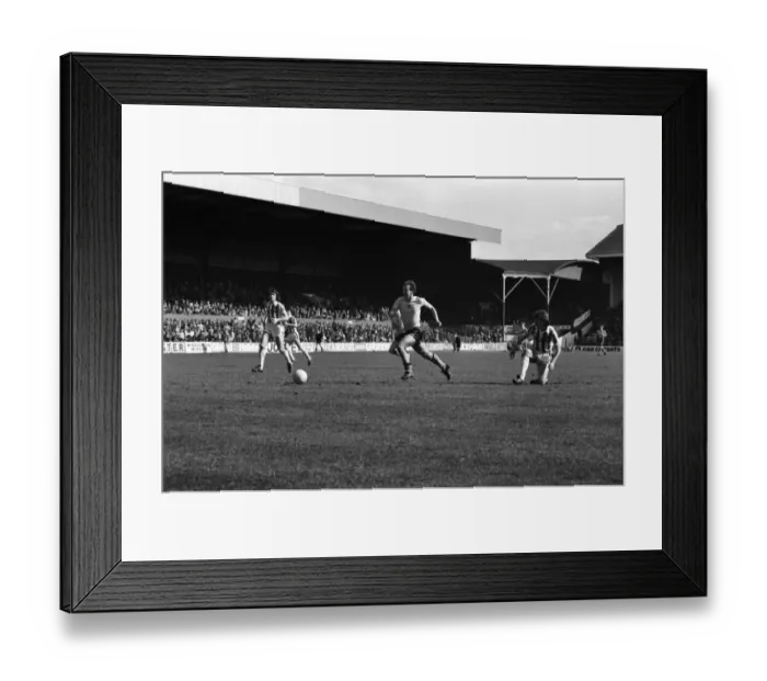 Framed Print : Stoke 0 v. Sunderland 1. April 1982 MF06-28-002 Local Caption Division 1 Football