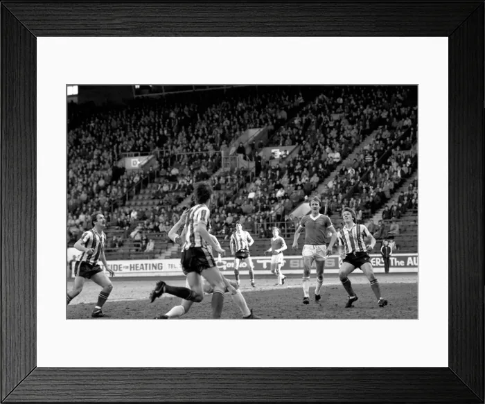 Framed Print : Sheffield United 1 v. Bury 1. April 1982 MF06-27-023 Local Caption Division 4 Framed Print : Sheffield United 1 v. Bury 1. April 1982 MF06-27-023 Local Caption Division 4