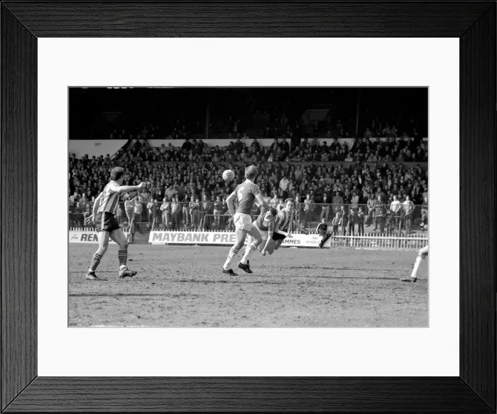 Framed Print : Sheffield United 1 v. Bury 1. April 1982 MF06-27-042 Local Caption Division 4 Framed Print : Sheffield United 1 v. Bury 1. April 1982 MF06-27-042 Local Caption Division 4