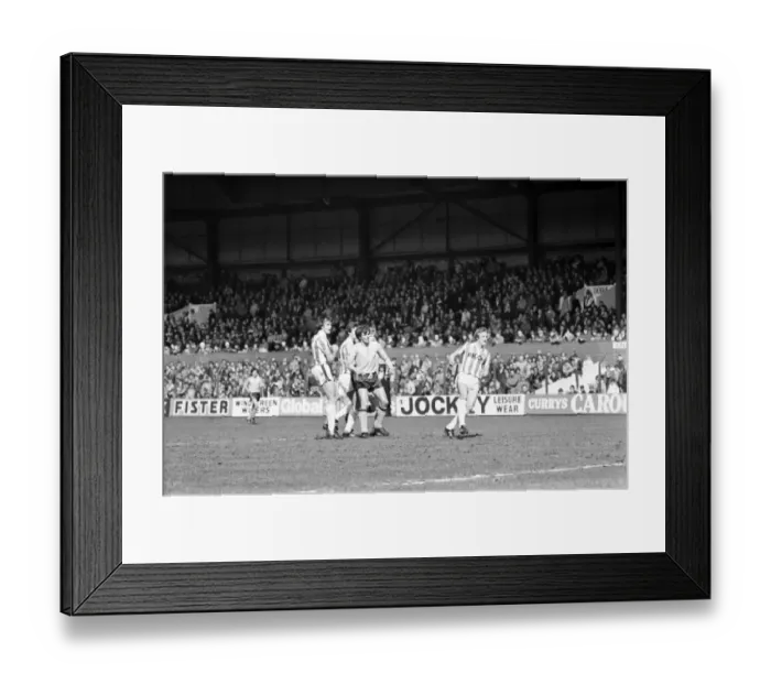 Framed Print : Stoke 0 v. Sunderland 1. April 1982 MF06-28-045 Local Caption Division 1 Football