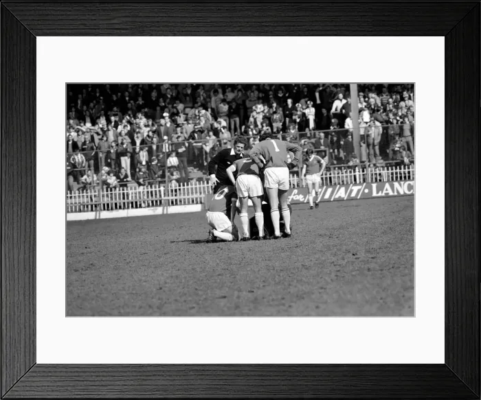 Framed Print : Sheffield United 1 v. Bury 1. April 1982 MF06-27-004 Local Caption Division 4