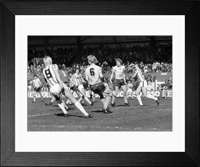 Framed Print : Stoke 0 v. Sunderland 1. April 1982 MF06-28-029 Local Caption Division 1 Football Framed Print : Stoke 0 v. Sunderland 1. April 1982 MF06-28-029 Local Caption Division 1 Football