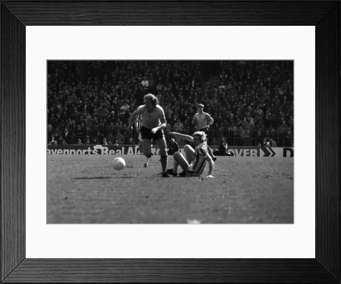 Framed Print : Stoke 0 v. Sunderland 1. April 1982 MF06-28-023 Local Caption Division 1 Football Framed Print : Stoke 0 v. Sunderland 1. April 1982 MF06-28-023 Local Caption Division 1 Football